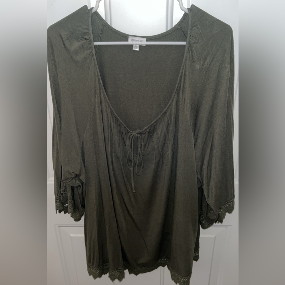 Avenue Women's Olive Green Top Size 30/32